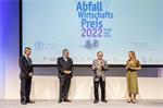 SC Christian Holzer, ÖWAV-Präs. Roland Hohenauer und HR Franz Haidinger (Amt der OÖ Landesregierung)