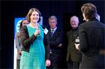 Victoria Berger präsentiert die Einreichung der and-less GmbH